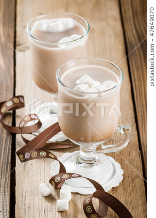 Cups of Hot Chocolate with marshmallows Cups of Hot Chocolate with marshmallows 47649070