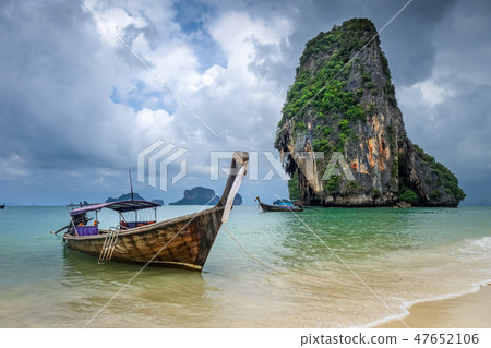 Long tail boat on Phra Nang Beach, Krabi, Thailand 47652106