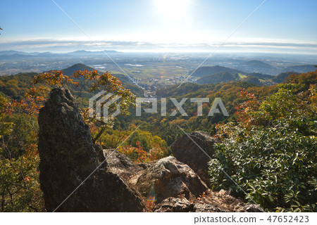 View the east side of the ridge that continues from Ohya mountain to Nishi Fuji View the east side of the ridge that continues from Ohya mountain to Nishi Fuji 47652423