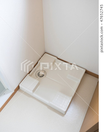 Laundry bread 47652745