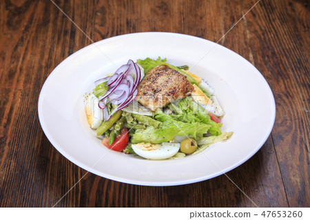 salad Nicoise 47653260