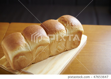 Bread bread placed on pastry board Bread bread placed on pastry board 47653647