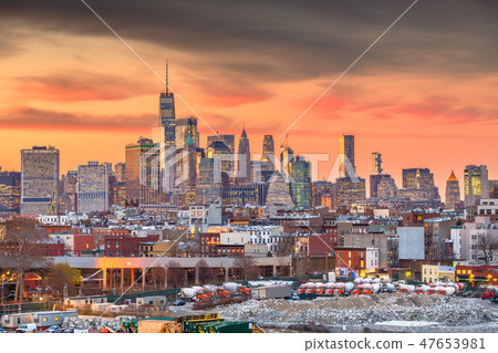 New York, New York, USA Skyline 47653981