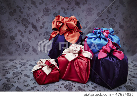 包裹Pojagi春節圖像的韓國Furoshiki 包裹Pojagi春節圖像的韓國Furoshiki 47654025