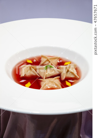 Food dish 47657671