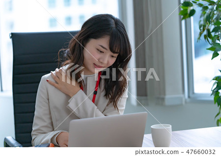 Stiff shoulder business woman women Stiff shoulder business woman women 47660032
