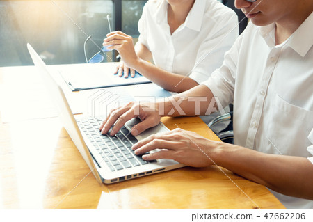 dentist work on the table with Denture and teeth 47662206