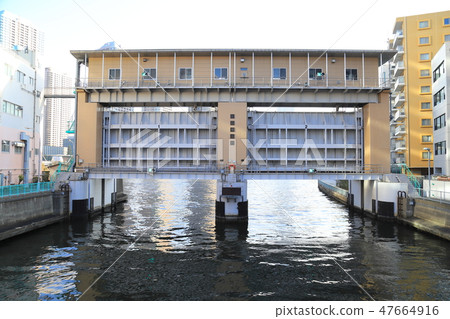 Kamejima River Lock Gate Shinkawa Chuo Ku Tokyo Stock Photo