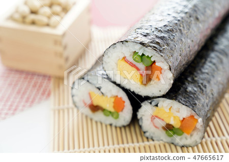 Setsubun image (Ewaki and beans) 47665617