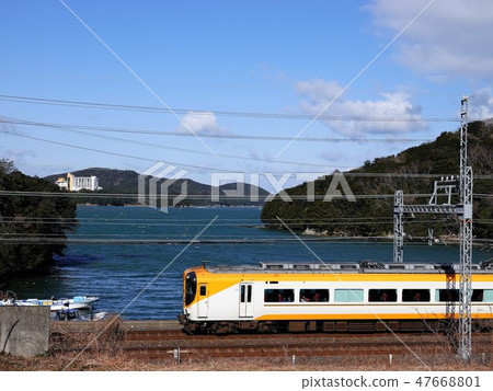 Ise Bay back Kintetsu Express "Vista Car" Between Toba Station and Ikenoura Station 47668801