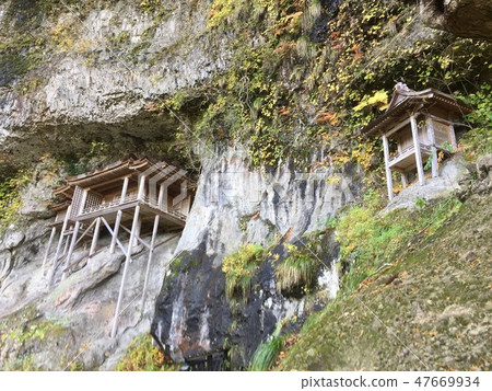 Japan's most dangerous national treasure, entrance hall (Tottori) Japan's most dangerous national treasure, entrance hall (Tottori) 47669934