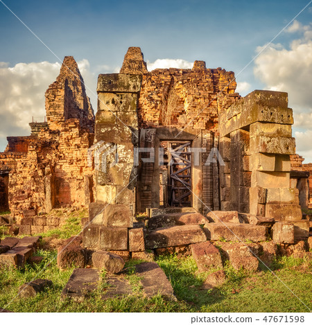 Pre Rup temple at sunset. Siem Reap. Cambodia. 47671598