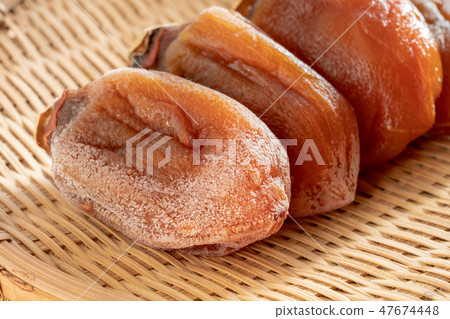 Yamanashi prefecture wilted persimmon (dried persimmon) 47674448