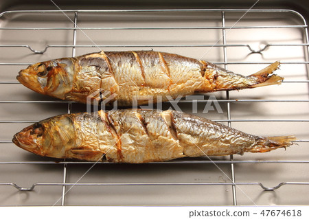 烤沙丁魚。 47674618
