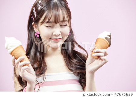Retro, young woman, pink background Retro, young woman, pink background 47675689