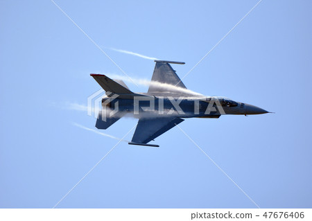 F-16旋轉飛行 F-16旋轉飛行 47676406