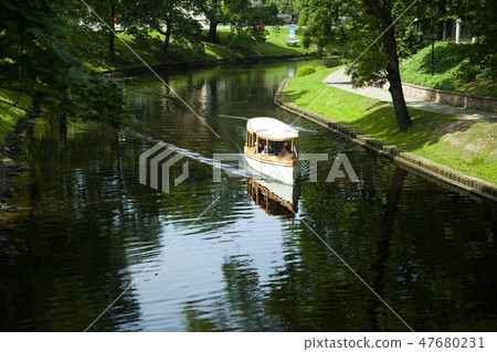 Dinghy at pilsetas kanals Riga, Latvia 47680231