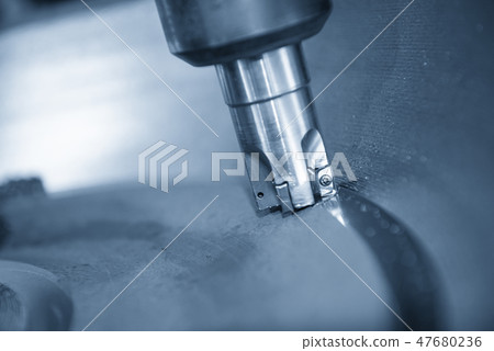 The operation of CNC milling machine. The operation of CNC milling machine. 47680236