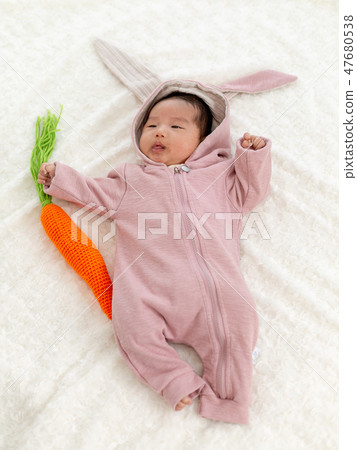 Newborn Photo Baby in Rabbit Costumes 47680538