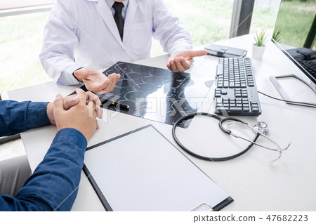 Professor doctor recommend report a method with patient treatmen Professor doctor recommend report a method with patient treatmen 47682223