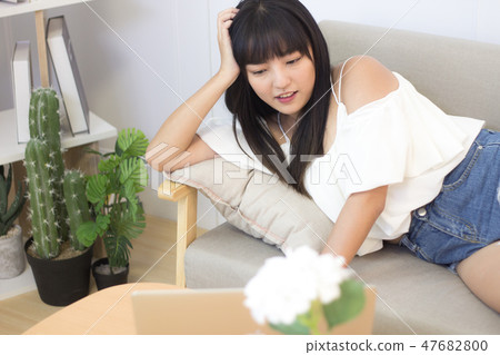 Beauty in reading 47682800