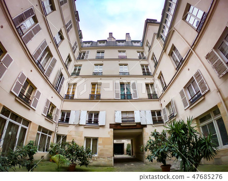 The Windows in Paris 47685276