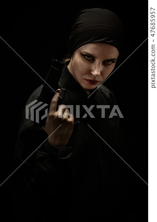 girl with gun 47685957