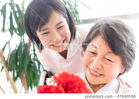 Nursing Care Image Senior Women and Caregivers Nursing Care Image Senior Women and Caregivers 47690586