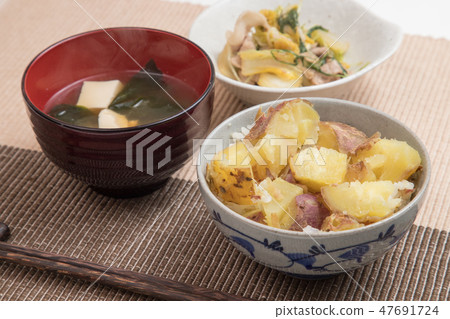 土豆飯 47691724