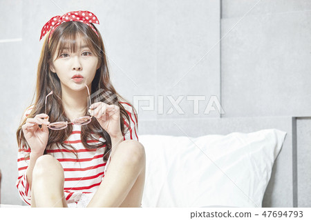 Travel, vacation, relaxation, young woman 47694793