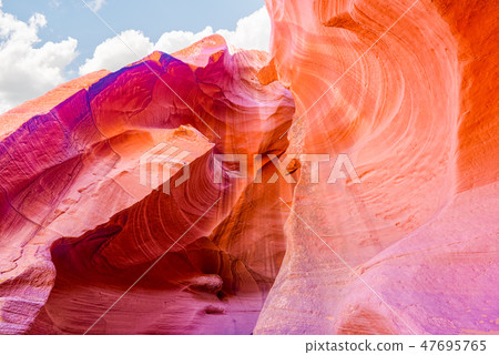 Antelope Canyon. 47695765