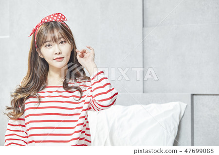 美麗，年輕的女人 47699088