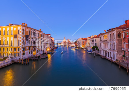 Venice cityscape - Italy Venice cityscape - Italy 47699965
