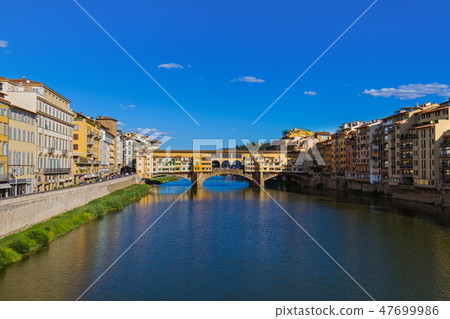 Bridge Ponte Vecchio in Florence - Italy Bridge Ponte Vecchio in Florence - Italy 47699986