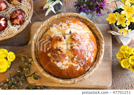 Mazanec, traditional Czech Easter pastry Mazanec, traditional Czech Easter pastry 47701251