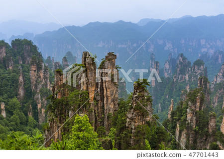 Tianzi Avatar mountains park - Wulingyuan China Tianzi Avatar mountains park - Wulingyuan China 47701443
