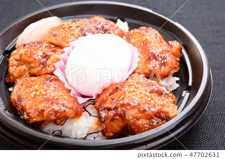 Tasty delicious chicken on rice Tasty delicious chicken on rice 47702631