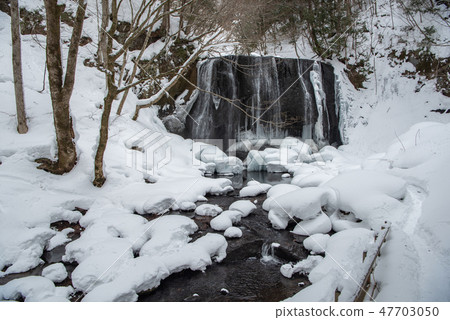 Tatsuzawa immobile waterfall winter 47703050