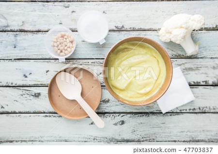 Cauliflower soup puree 47703837