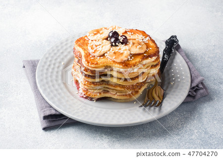 Pancake cake with bananas and berry syrup, Pancake cake with bananas and berry syrup, 47704270