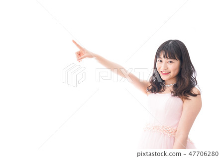 A bride wedding image in a pink dress A bride wedding image in a pink dress 47706280