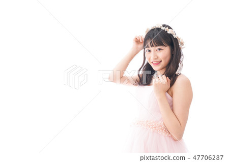 在一件桃紅色禮服的新娘婚禮圖像 在一件桃紅色禮服的新娘婚禮圖像 47706287