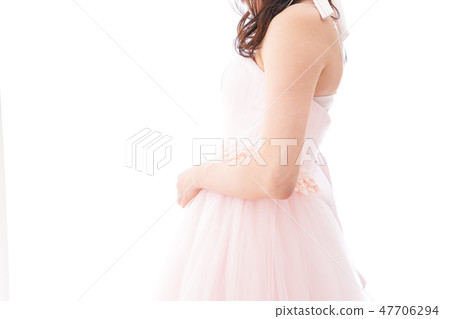 在一件桃紅色禮服的新娘婚禮圖像 在一件桃紅色禮服的新娘婚禮圖像 47706294
