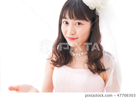 在一件桃紅色禮服的新娘婚禮圖像 在一件桃紅色禮服的新娘婚禮圖像 47706303