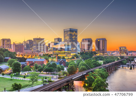 Richmond, Virginia, USA downtown skyline 47706799
