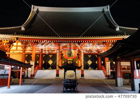 SENSOJI寺的主要大廳東京淺草Kinryuyama Sensoji寺照亮 47709730