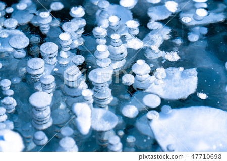 "Hokkaido" Ice bubble · natural phenomenon "Lake Bunpei" 47710698