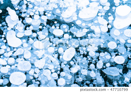 "Hokkaido" Ice bubble · natural phenomenon "Lake Bunpei" 47710799