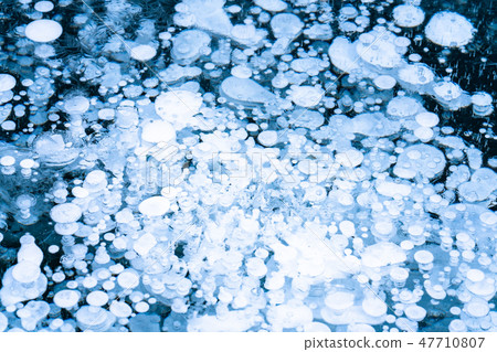 "Hokkaido" Ice bubble · natural phenomenon "Lake Bunpei" 47710807