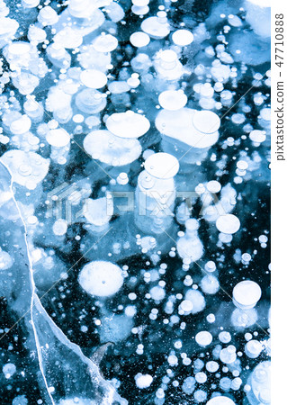 "Hokkaido" Ice bubble · natural phenomenon "Lake Bunpei" 47710888